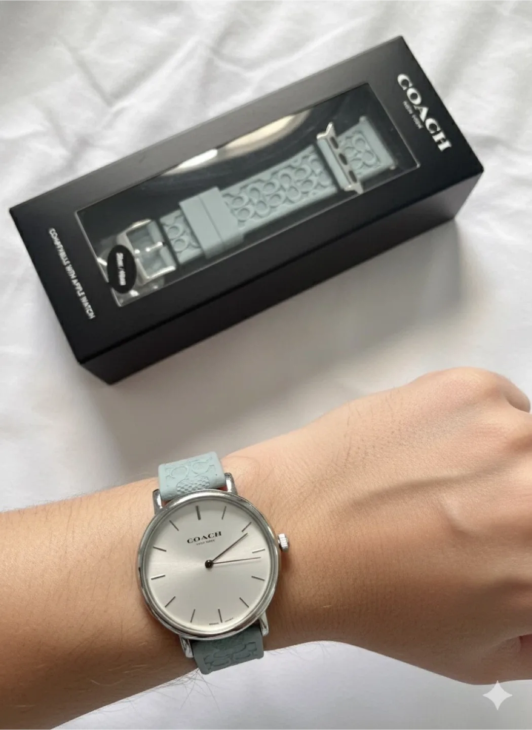 NEW Coach 14700111 Siliconee Apple Watch Strap 38mm 40mm 41mm image indicator(7)