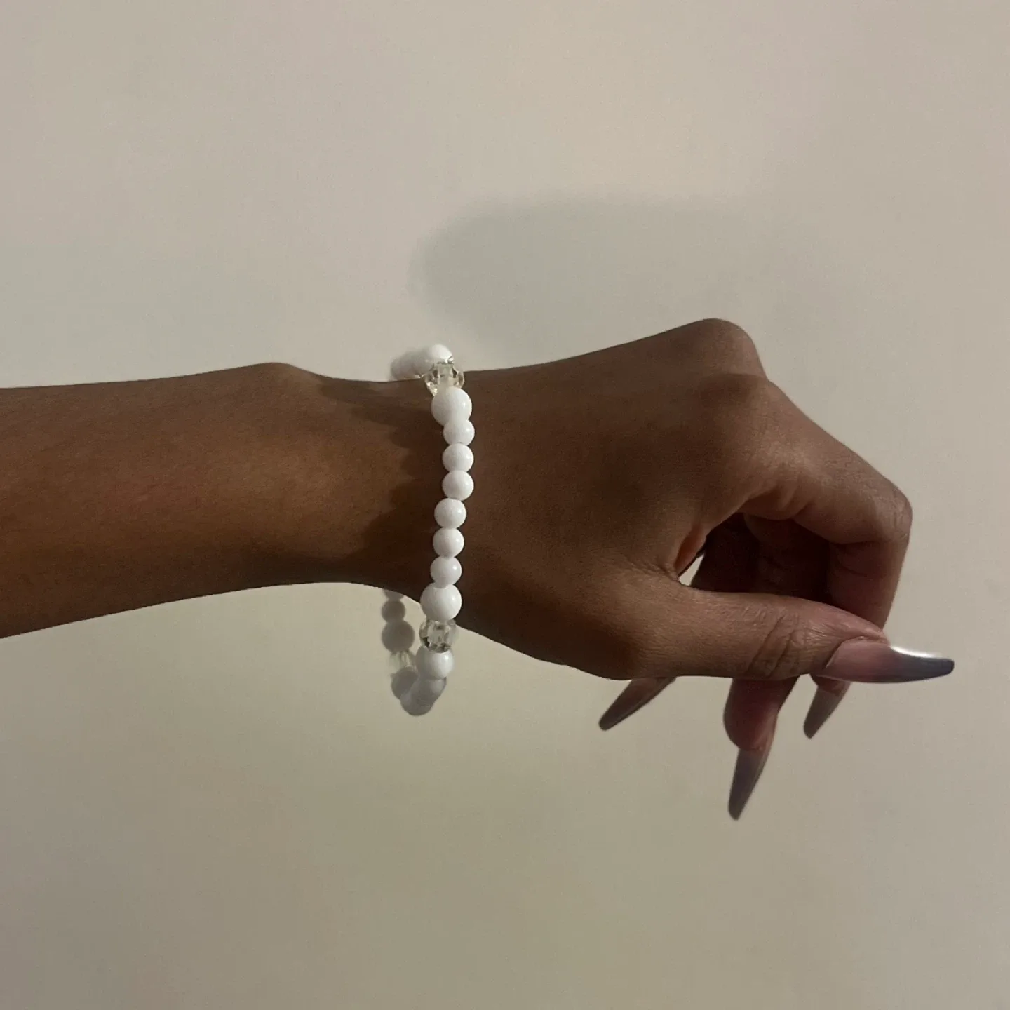 White Beaded Bracelet image indicator(2)