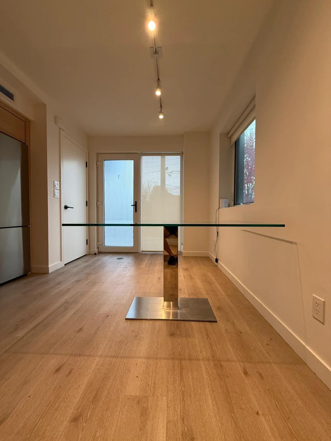 Palazzetti Glass Dining Table *MOVING SALE* - photo 4
