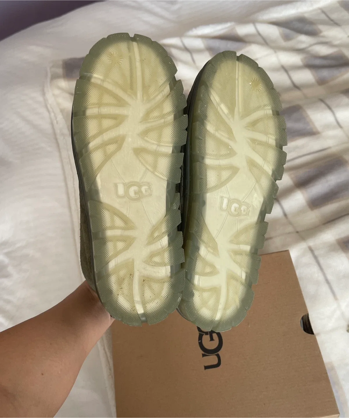 UGG Nemaul Clear Chukka Boot - Size 8 image indicator(4)