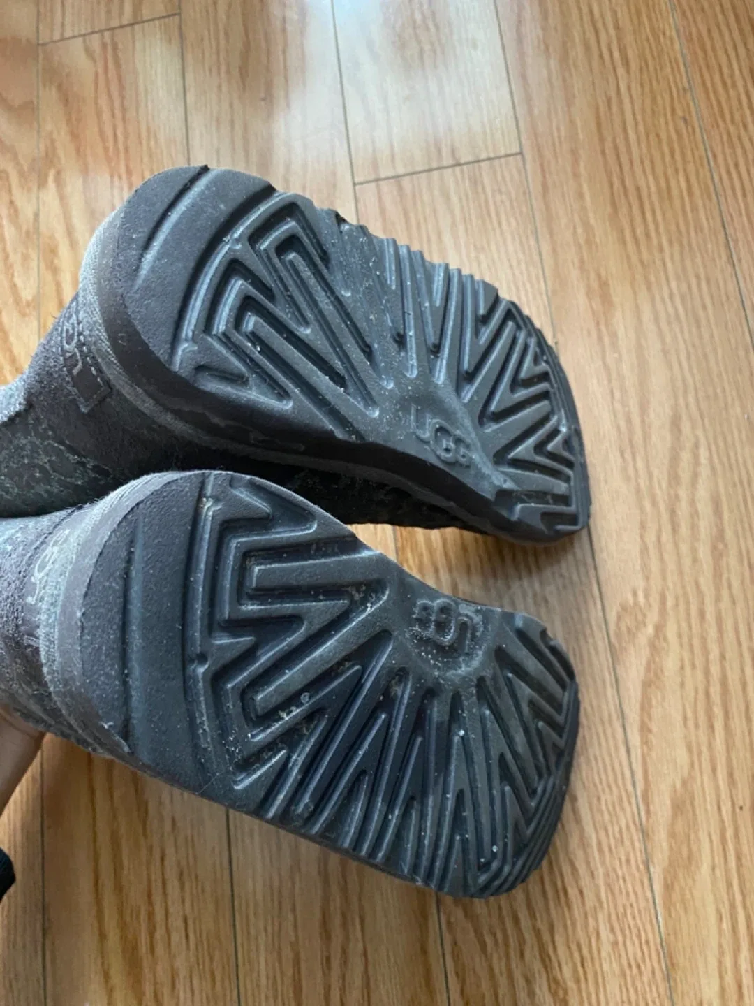 UGG Kids Winter Boots, Size 2 image indicator(4)