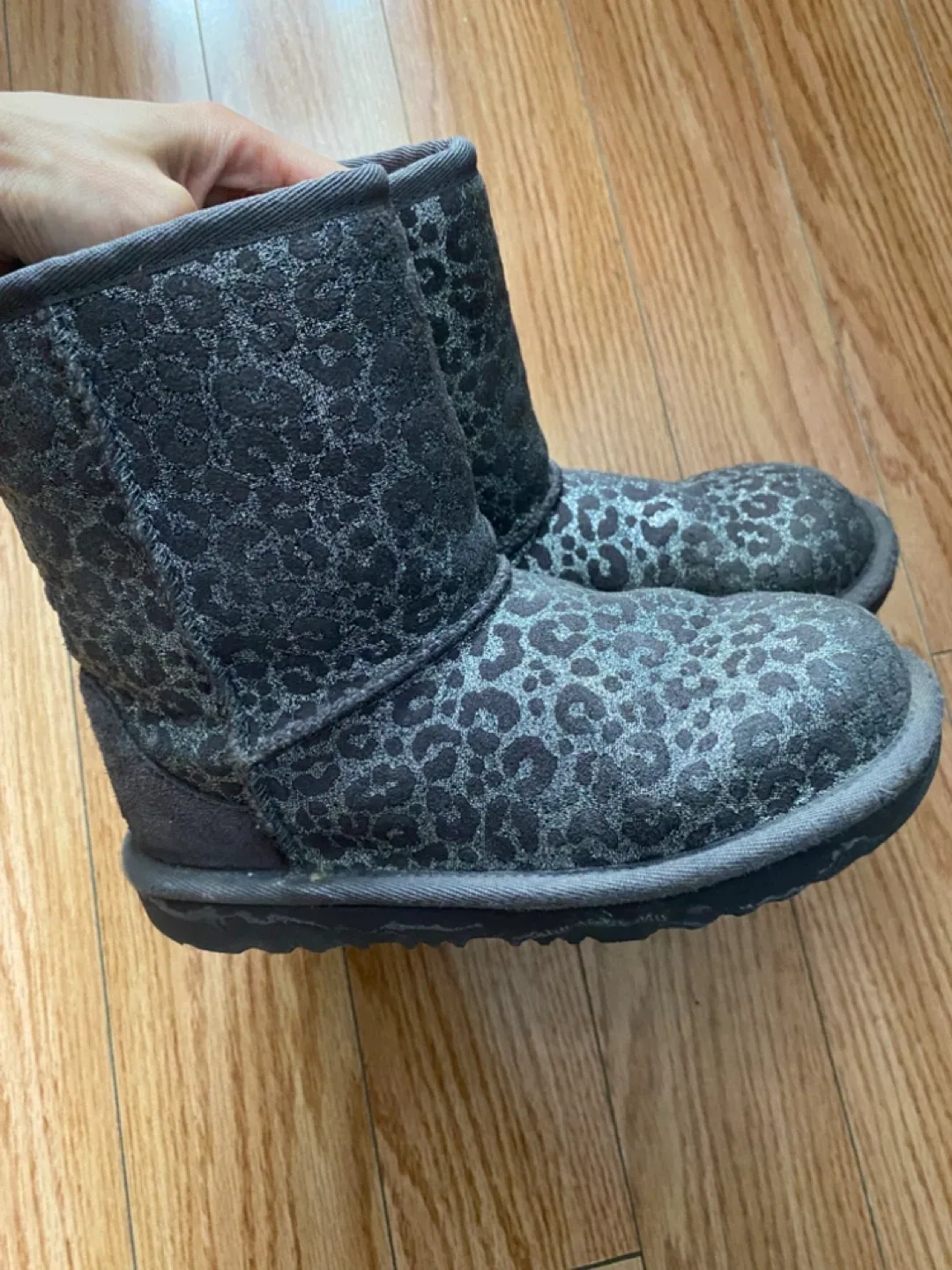 UGG Kids Winter Boots, Size 2 image indicator(2)