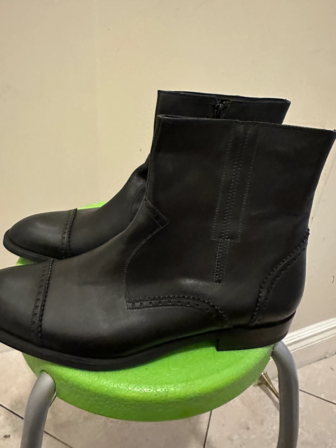 Black Leather Ankle Boots - photo 4
