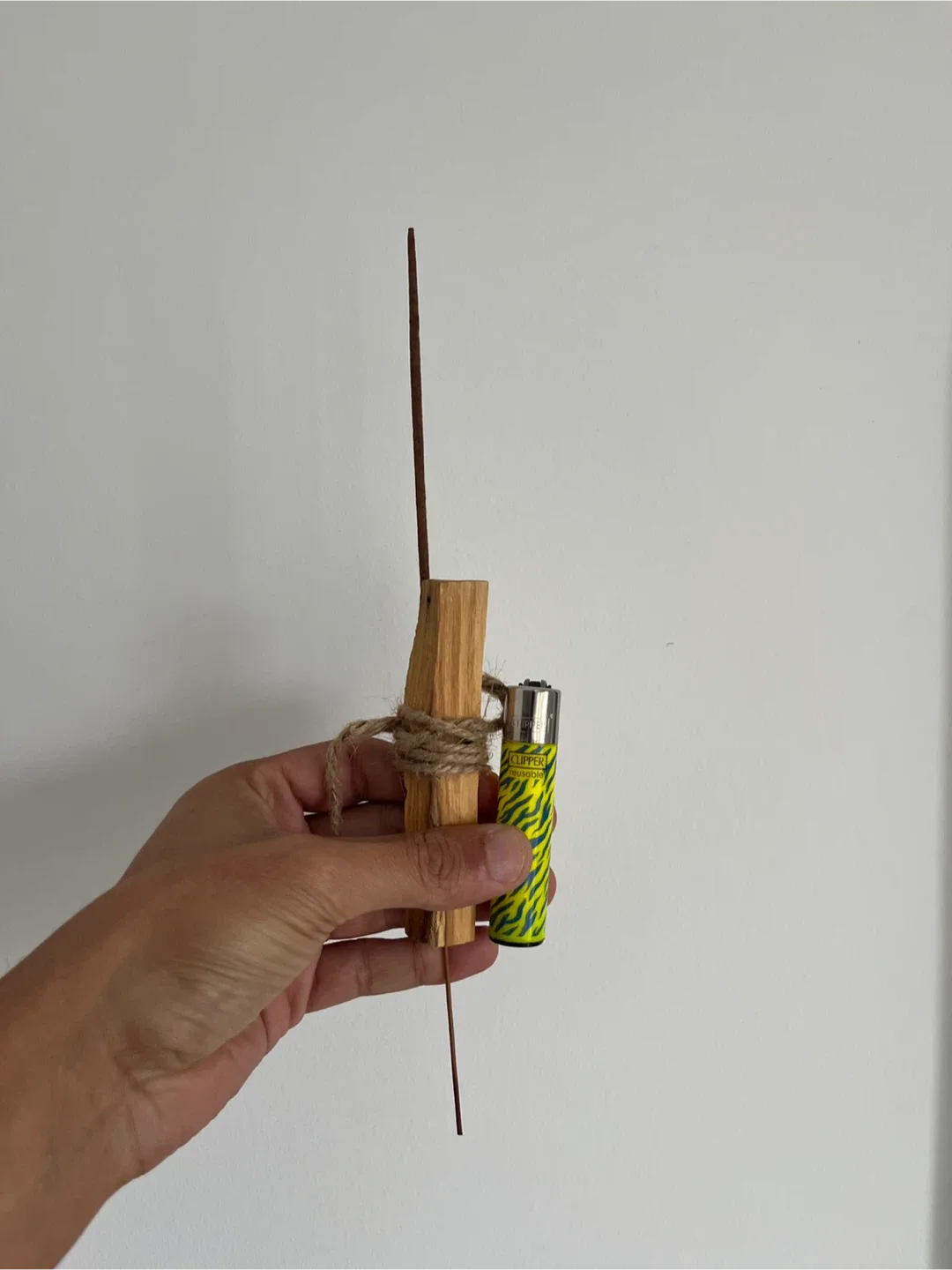 Large Palo Santo Stick + 1 Incense image indicator(3)