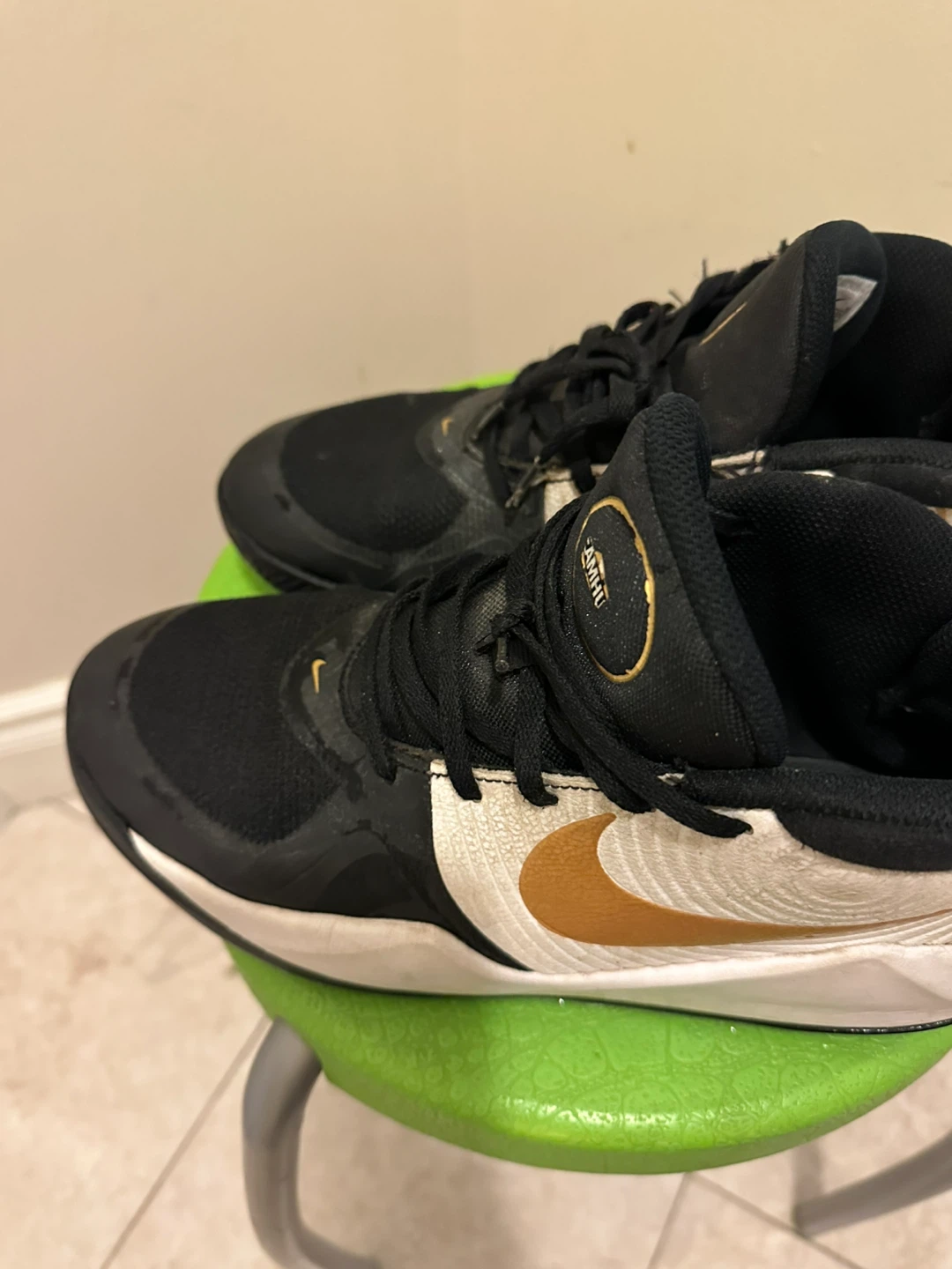 Nike Team Hustle D 10 Black/Gold Youth Size 7Y - photo 3