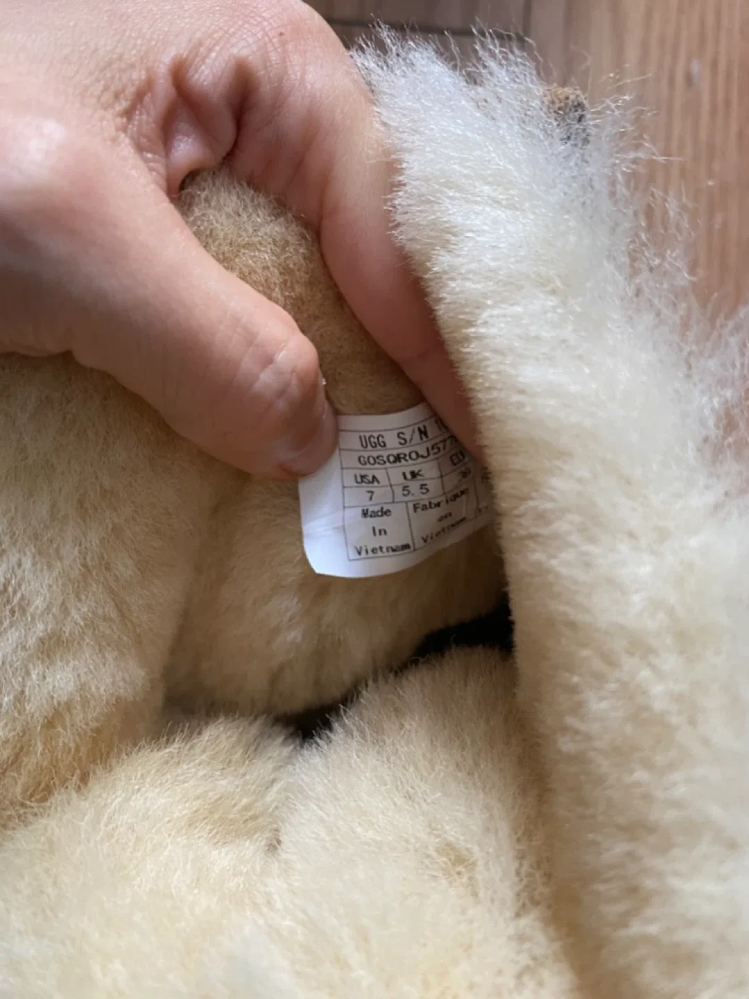 Brand New UGG Winter Boots for Women Size 6.5 image indicator(5)