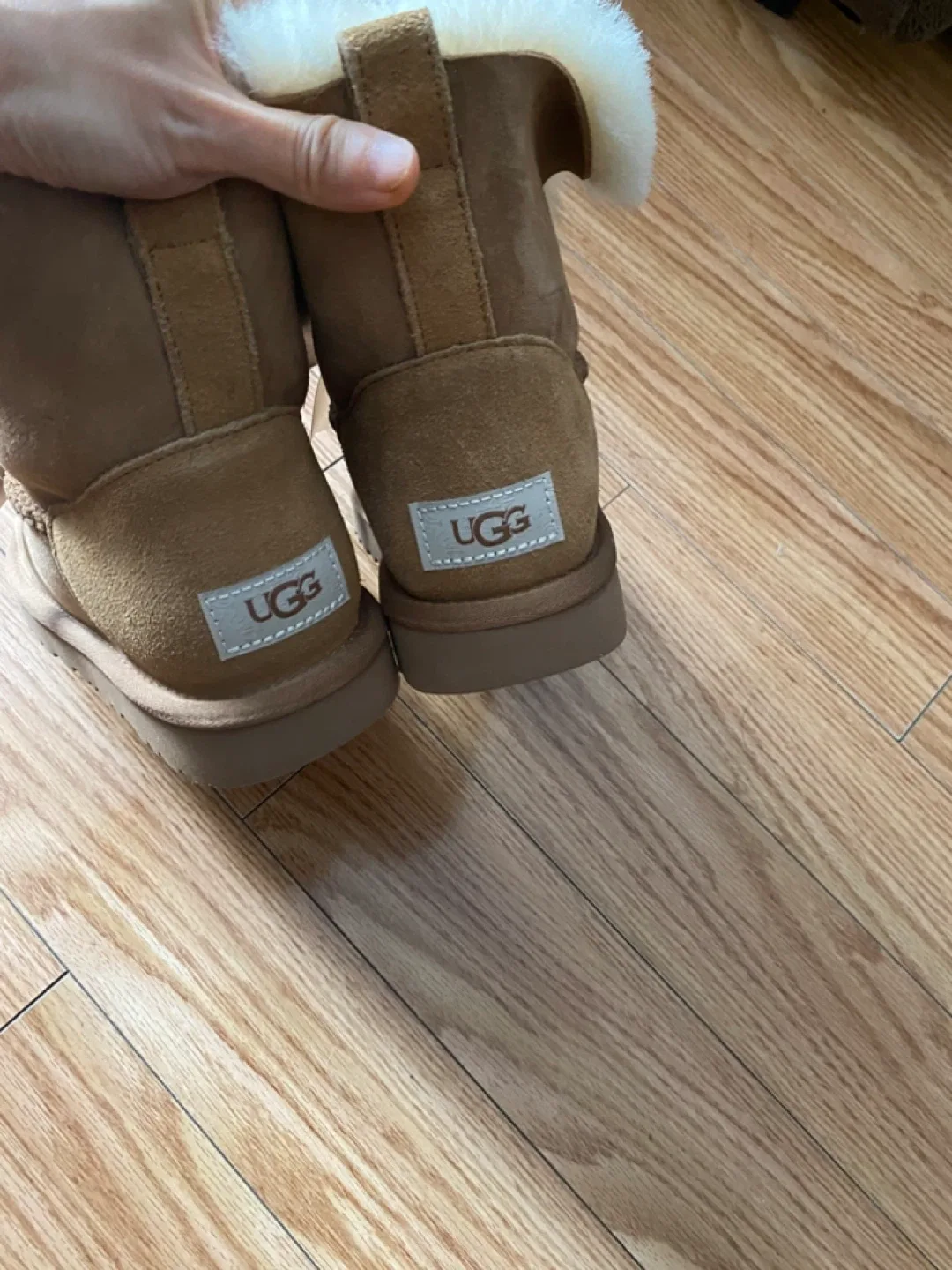 Brand New UGG Winter Boots for Women Size 6.5 image indicator(3)