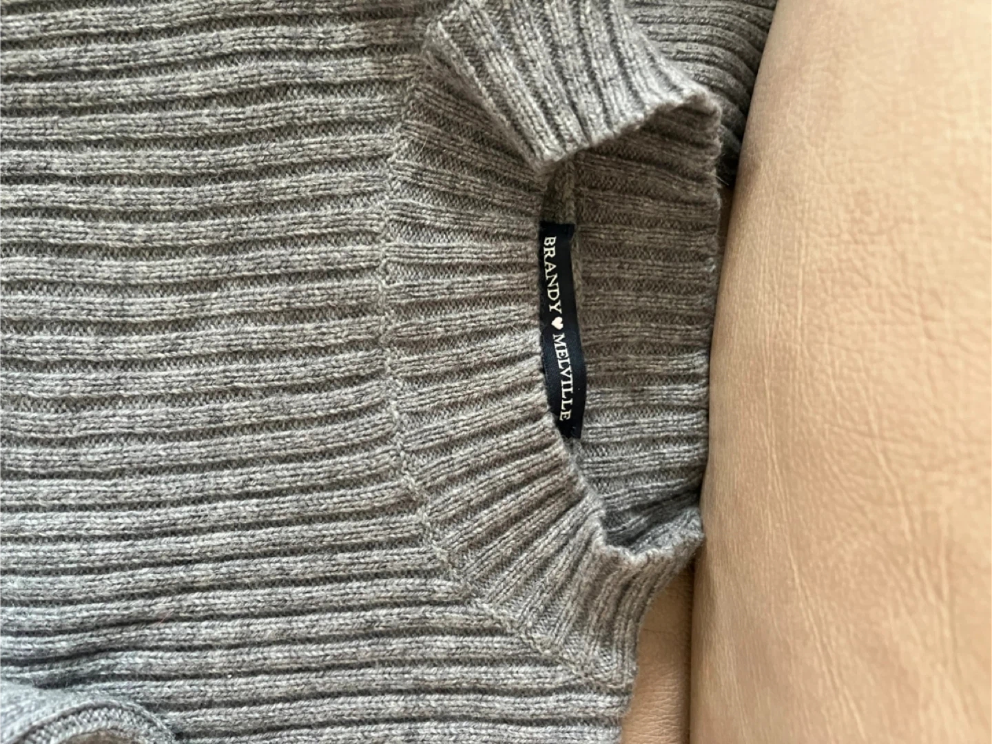 Sweater - photo 2