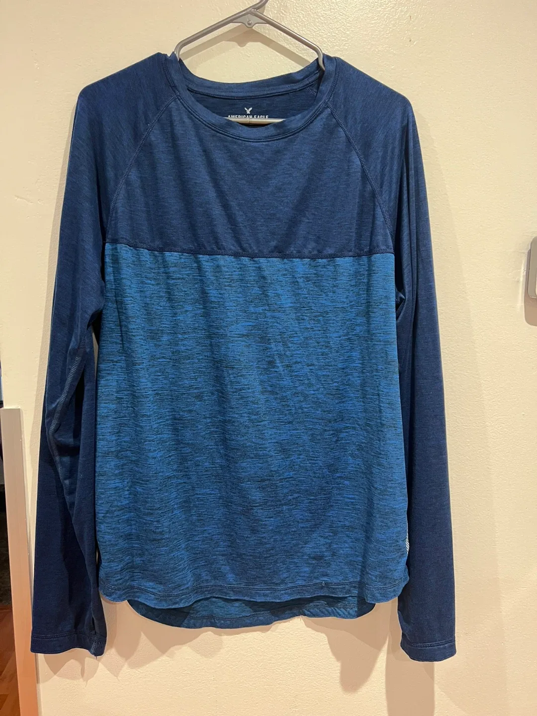 Men’s American Eagle shirt thumbnail