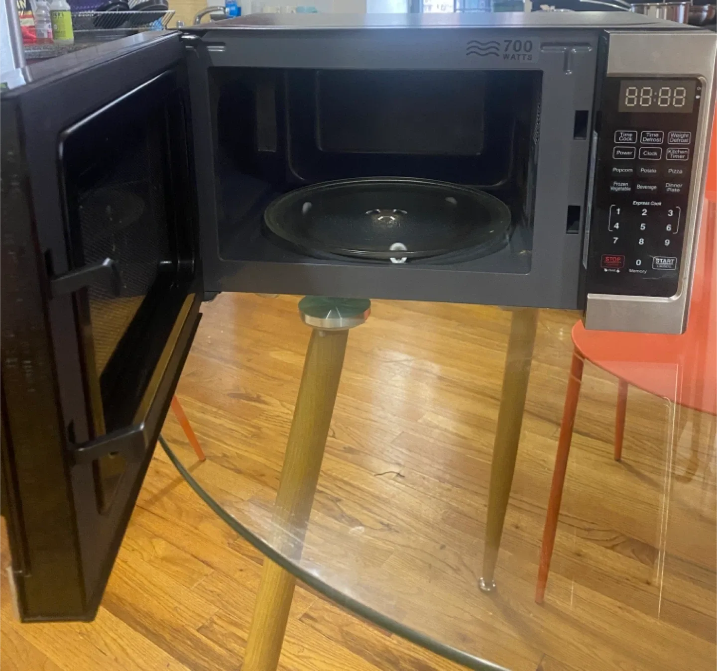 Farberware 700-Watt Microwave Oven image indicator(5)