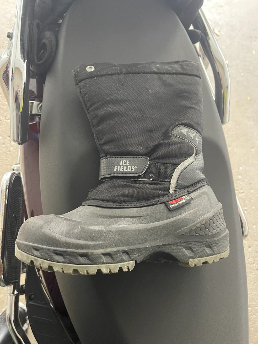 Ice Fields Black Winter Boots - Size 4