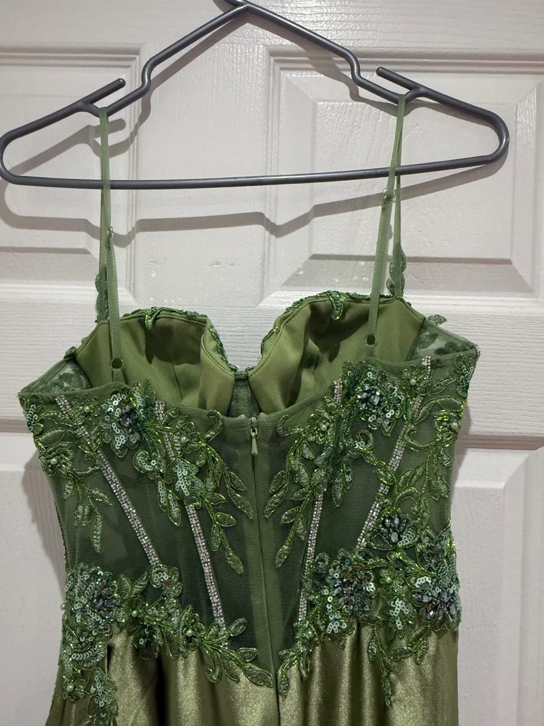 Green evening dress image indicator(7)