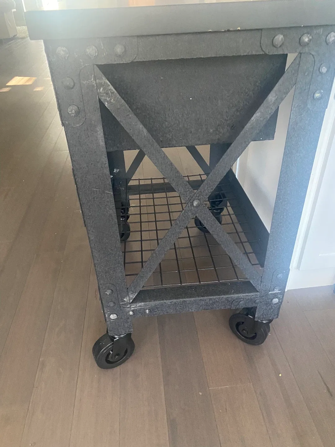 Industrial Style Rolling Kitchen Cart image indicator(7)
