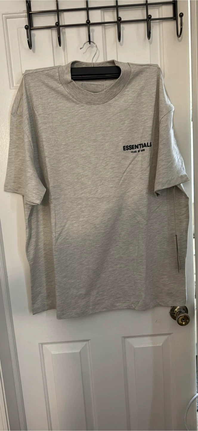 New Essentials Fear of God T-Shirt size S with tags - photo 3
