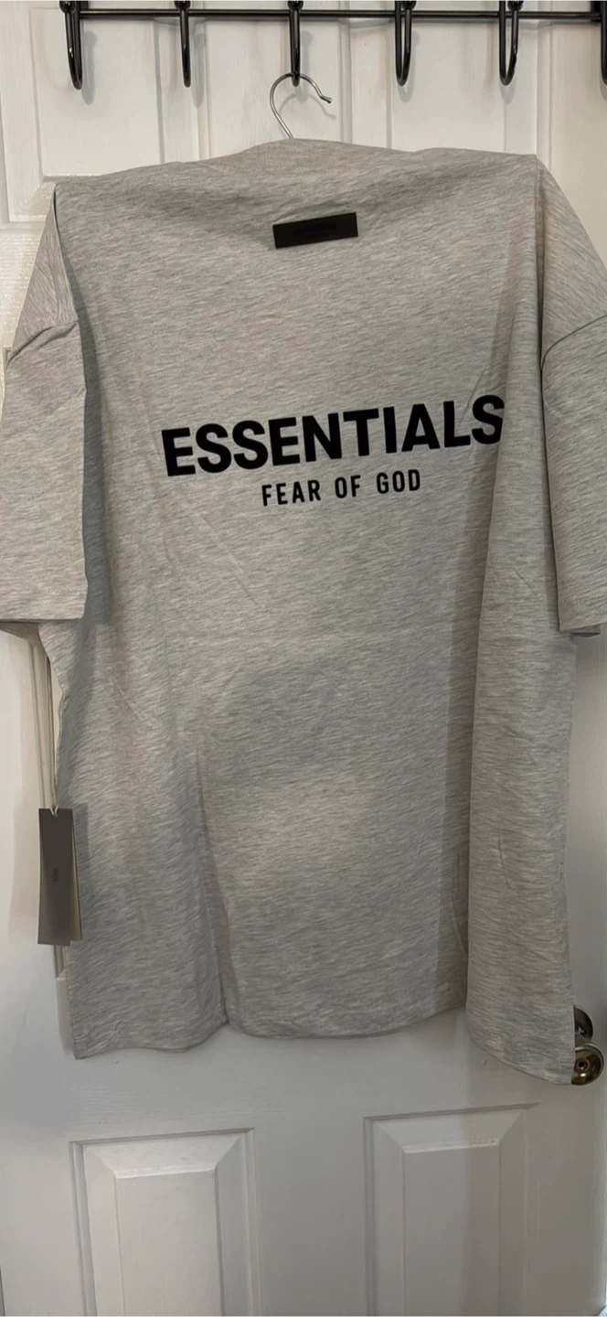 New Essentials Fear of God T-Shirt size S with tags - photo 2