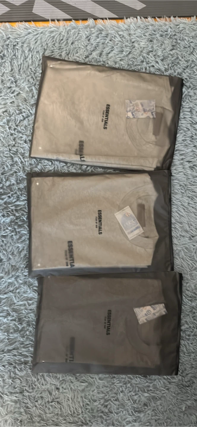 New Essentials Fear of God T-Shirt size S with tags