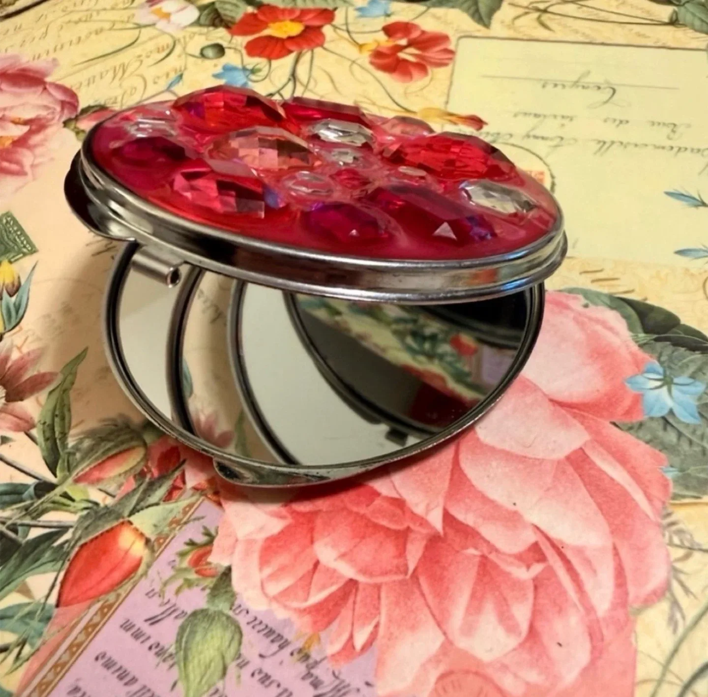 Y2K Vintage Pink Jewel Covered Compact Travel Mirror image indicator(3)