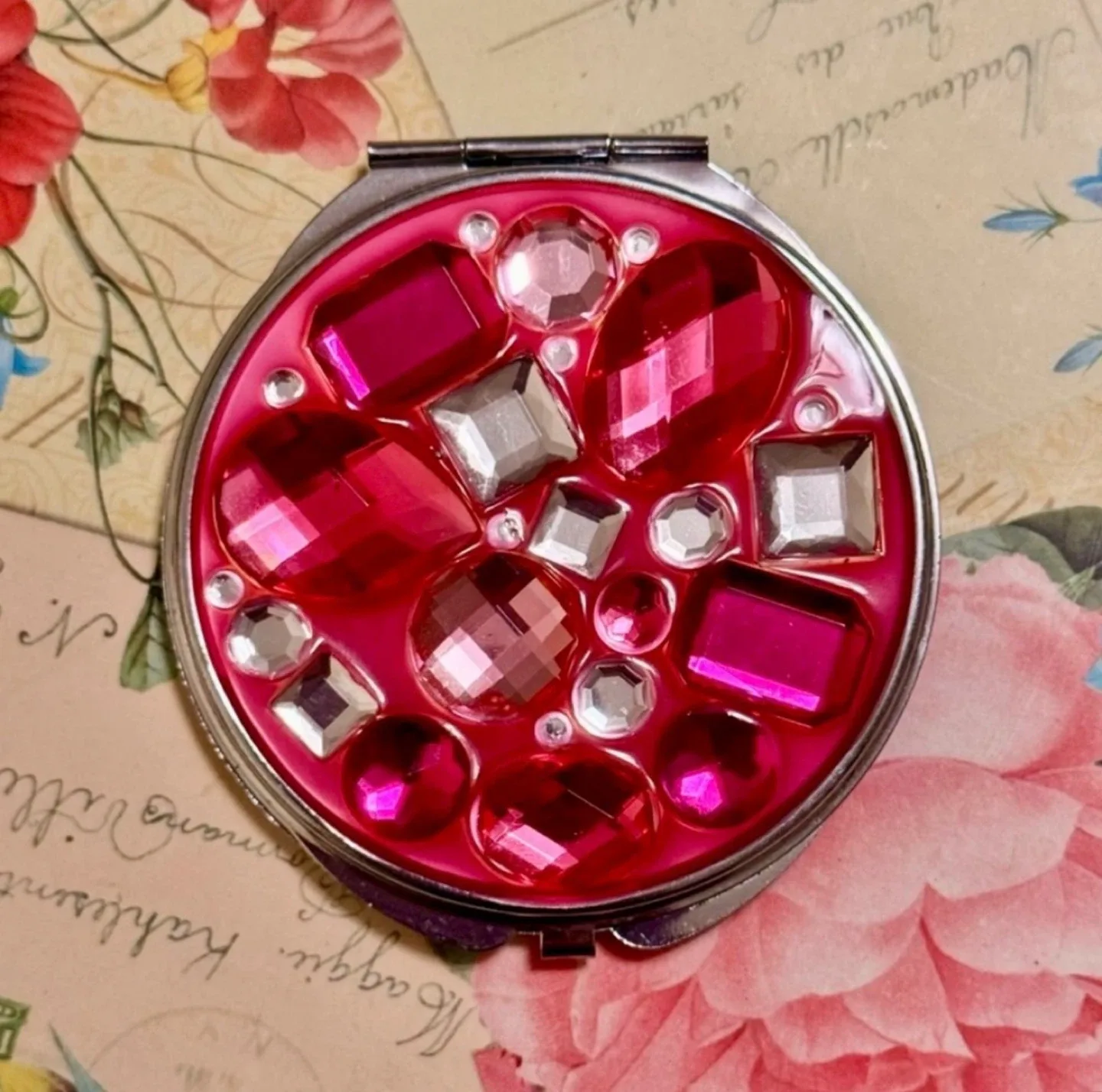 Y2K Vintage Pink Jewel Covered Compact Travel Mirror image indicator(4)
