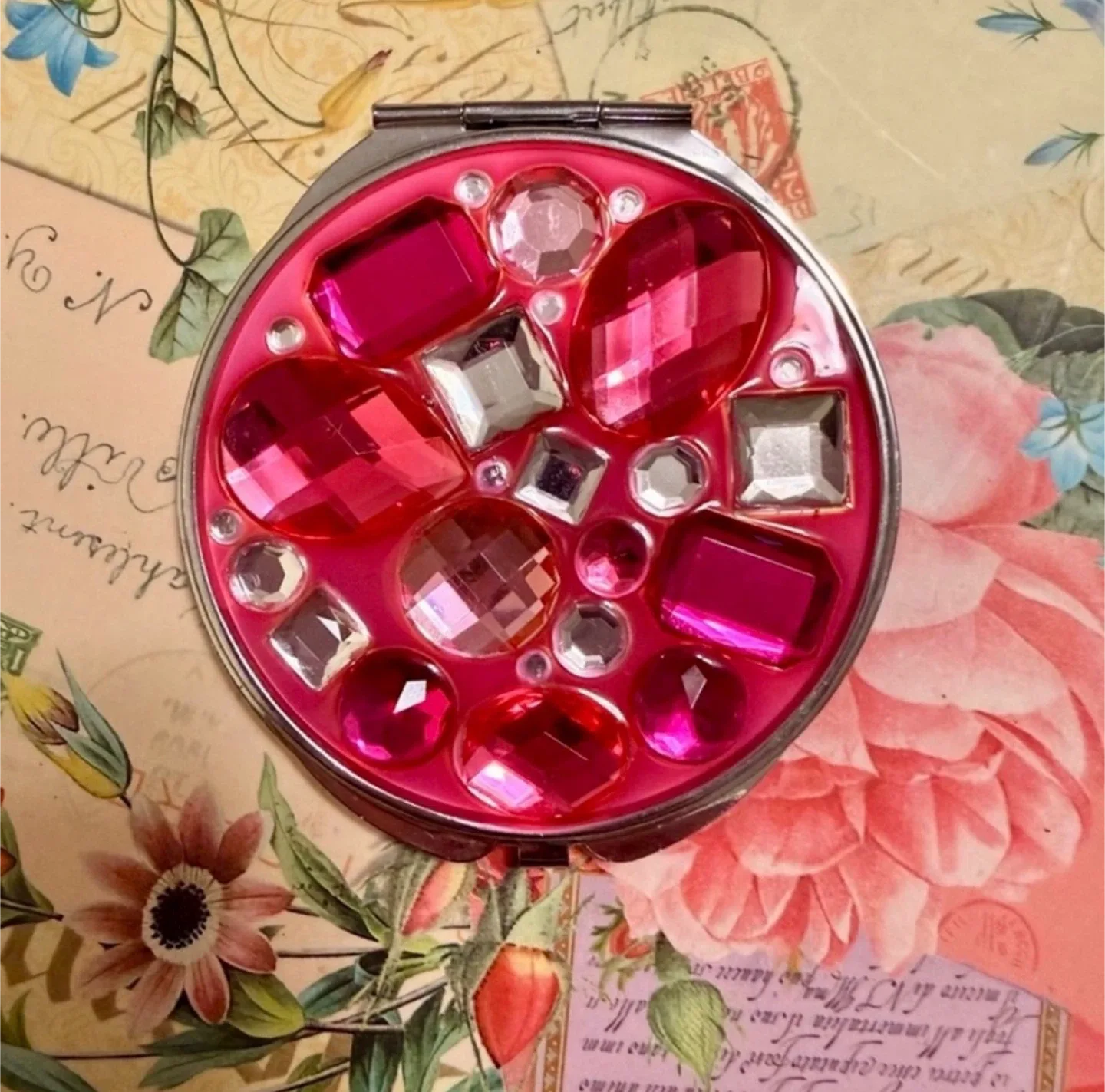 Y2K Vintage Pink Jewel Covered Compact Travel Mirror image indicator(6)