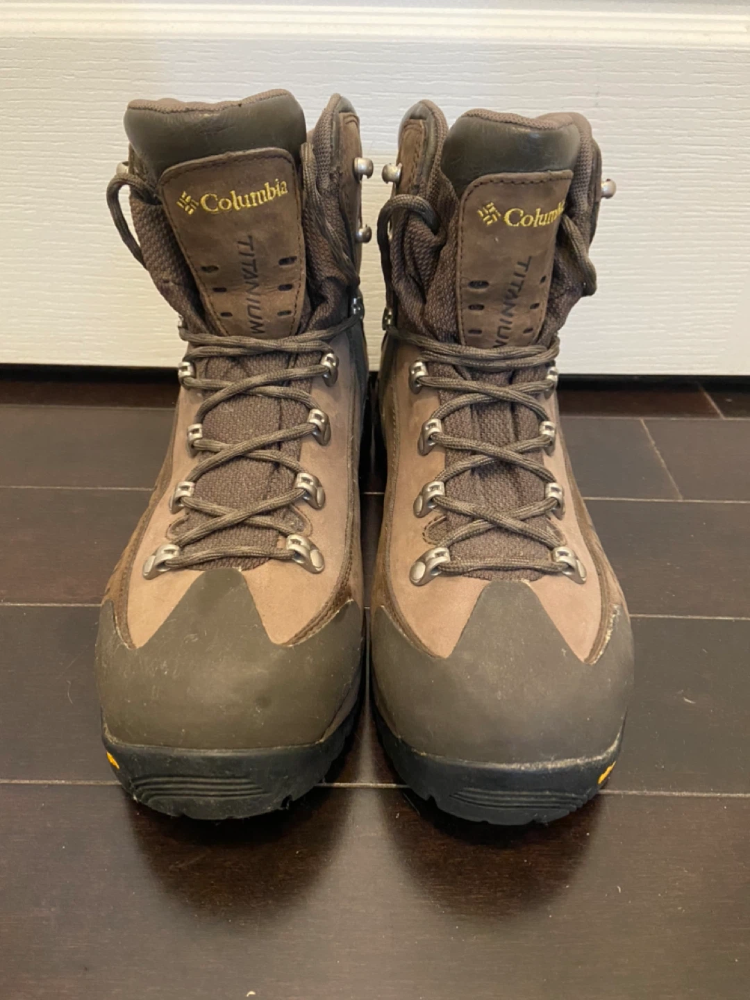 Columbia Titanium Hiking Boots - Men's Size 9
