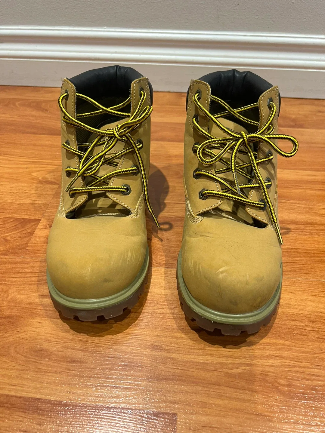 Boy’s sketchers shoes thumbnail