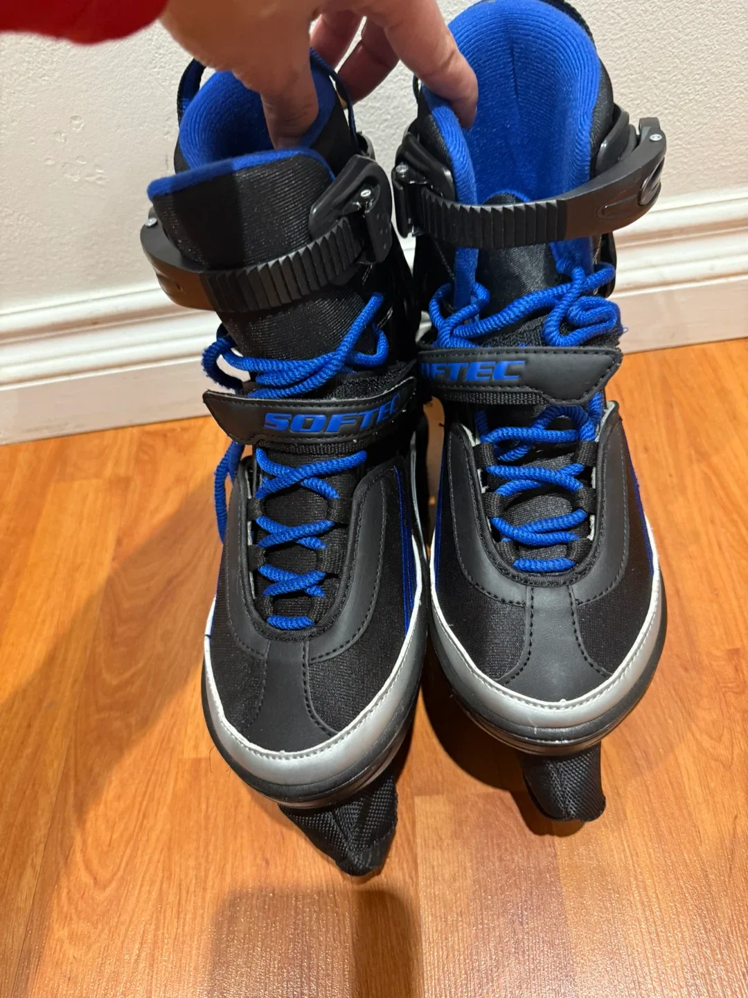 Softec Adjustable Ice Skates - Size 6-9 image indicator(5)