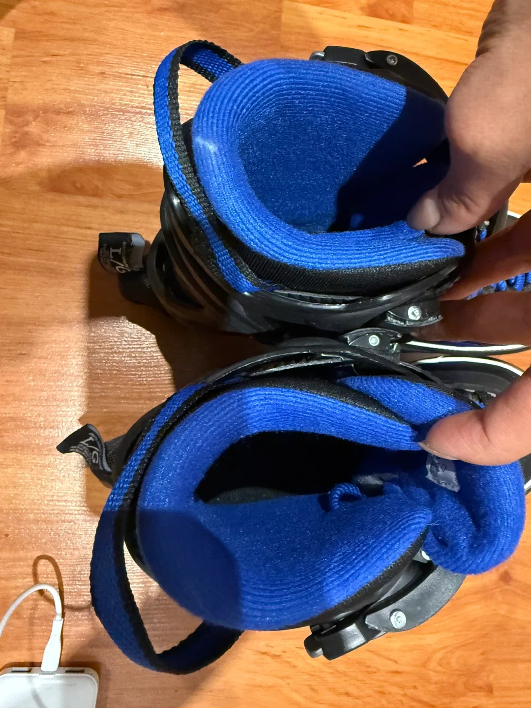 Softec Adjustable Ice Skates - Size 6-9 image indicator(6)