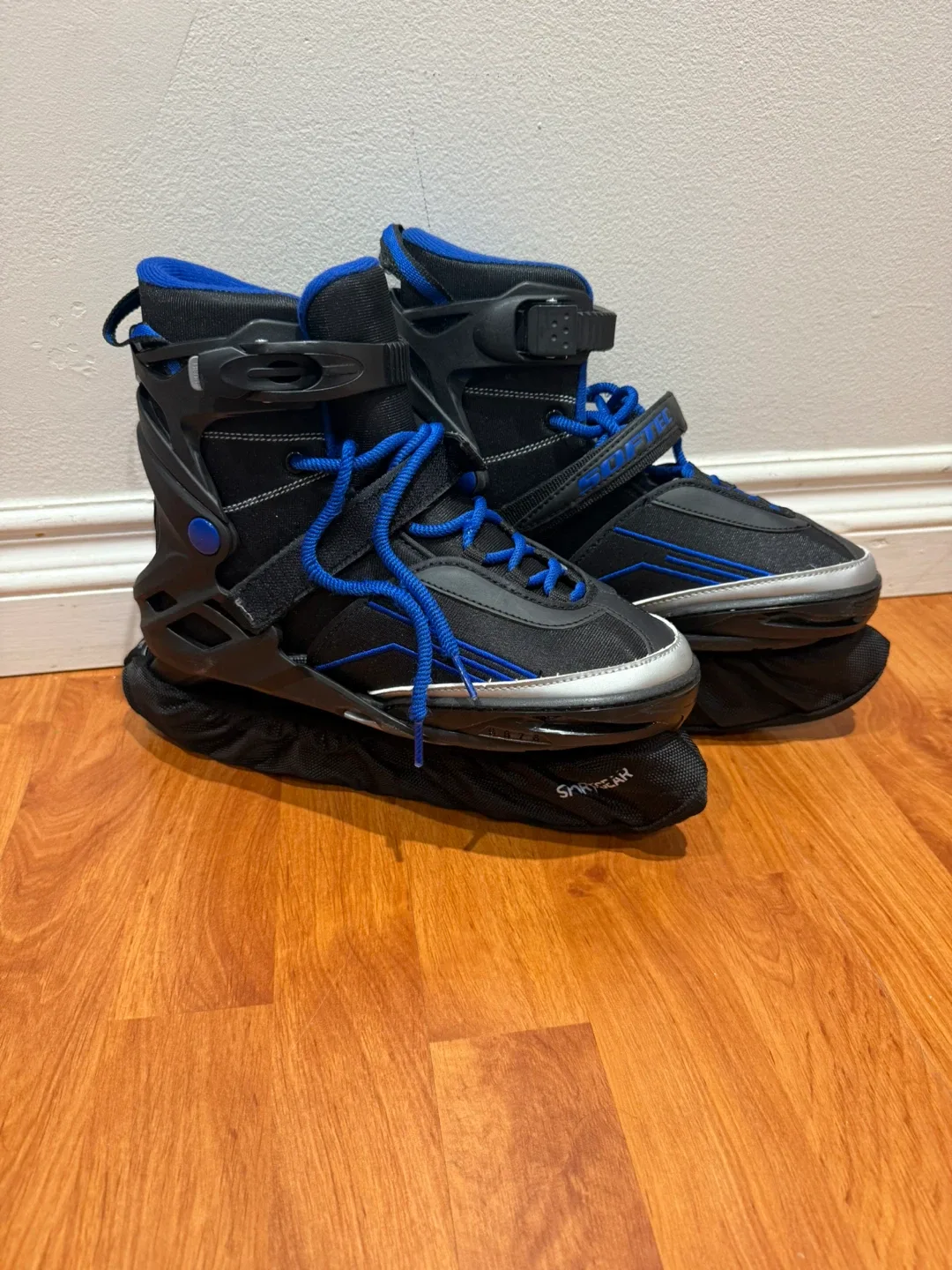 Softec Adjustable Ice Skates - Size 6-9 thumbnail