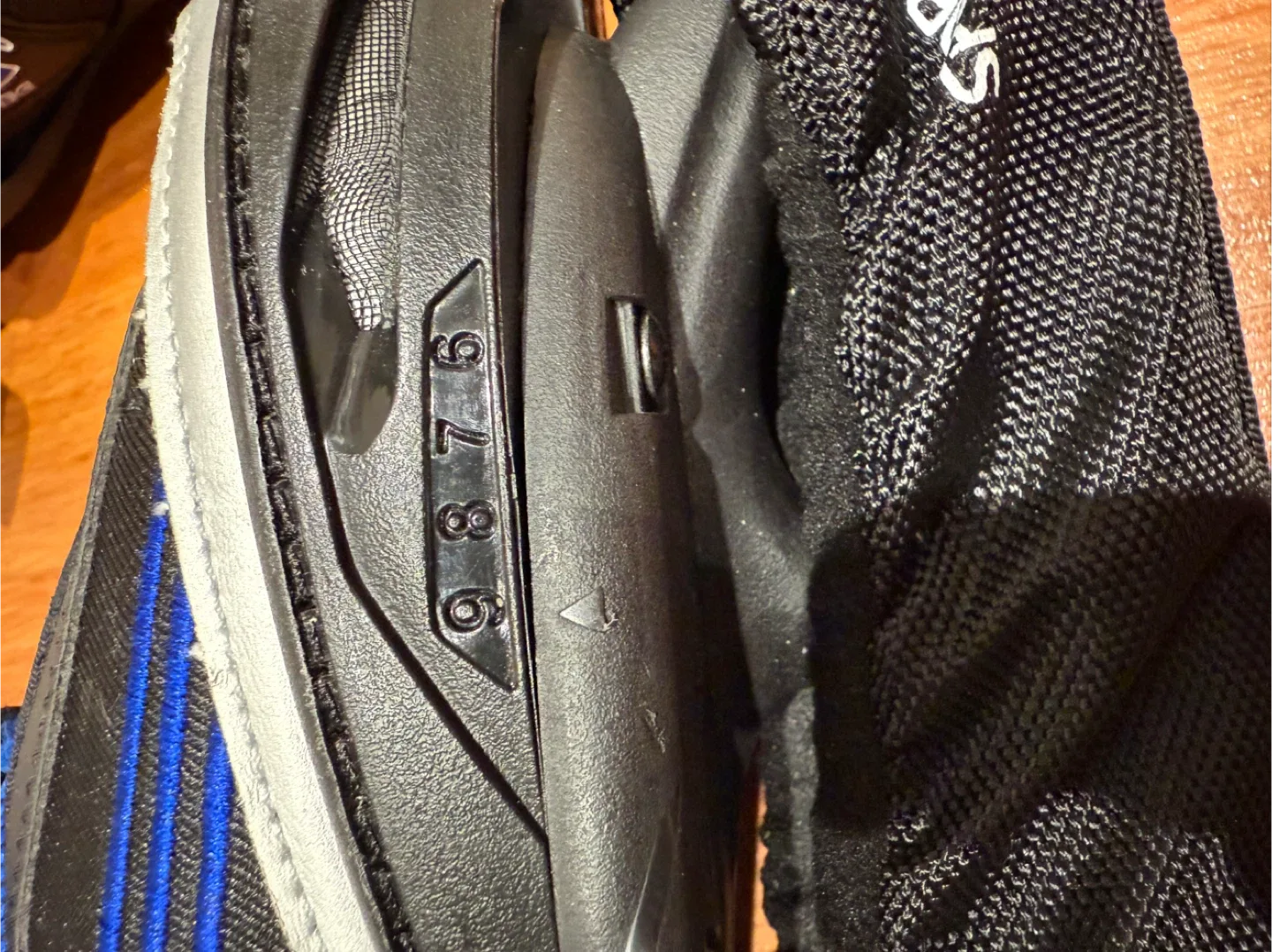 Softec Adjustable Ice Skates - Size 6-9 image indicator(4)