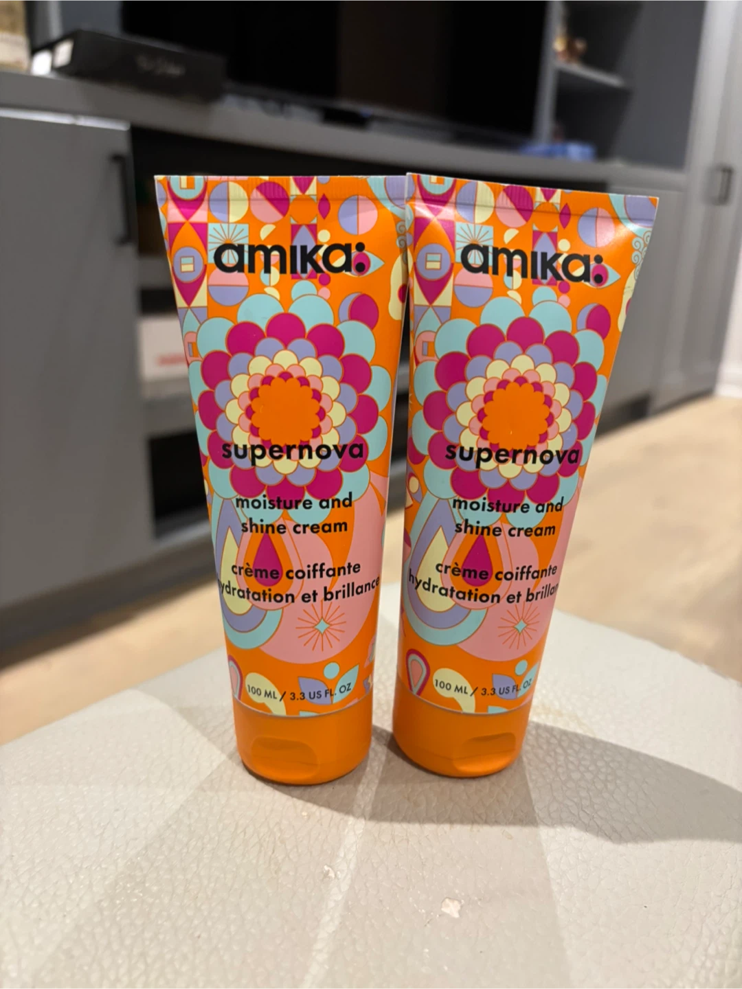 Amika Supernova Moisture and Shine Cream