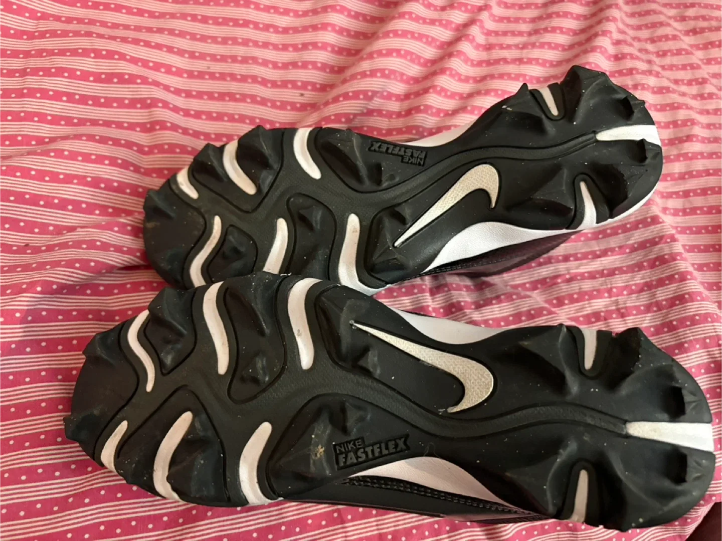 Nike Alpha Huarache Varsity Turf Youth Size 5.5 image indicator(4)