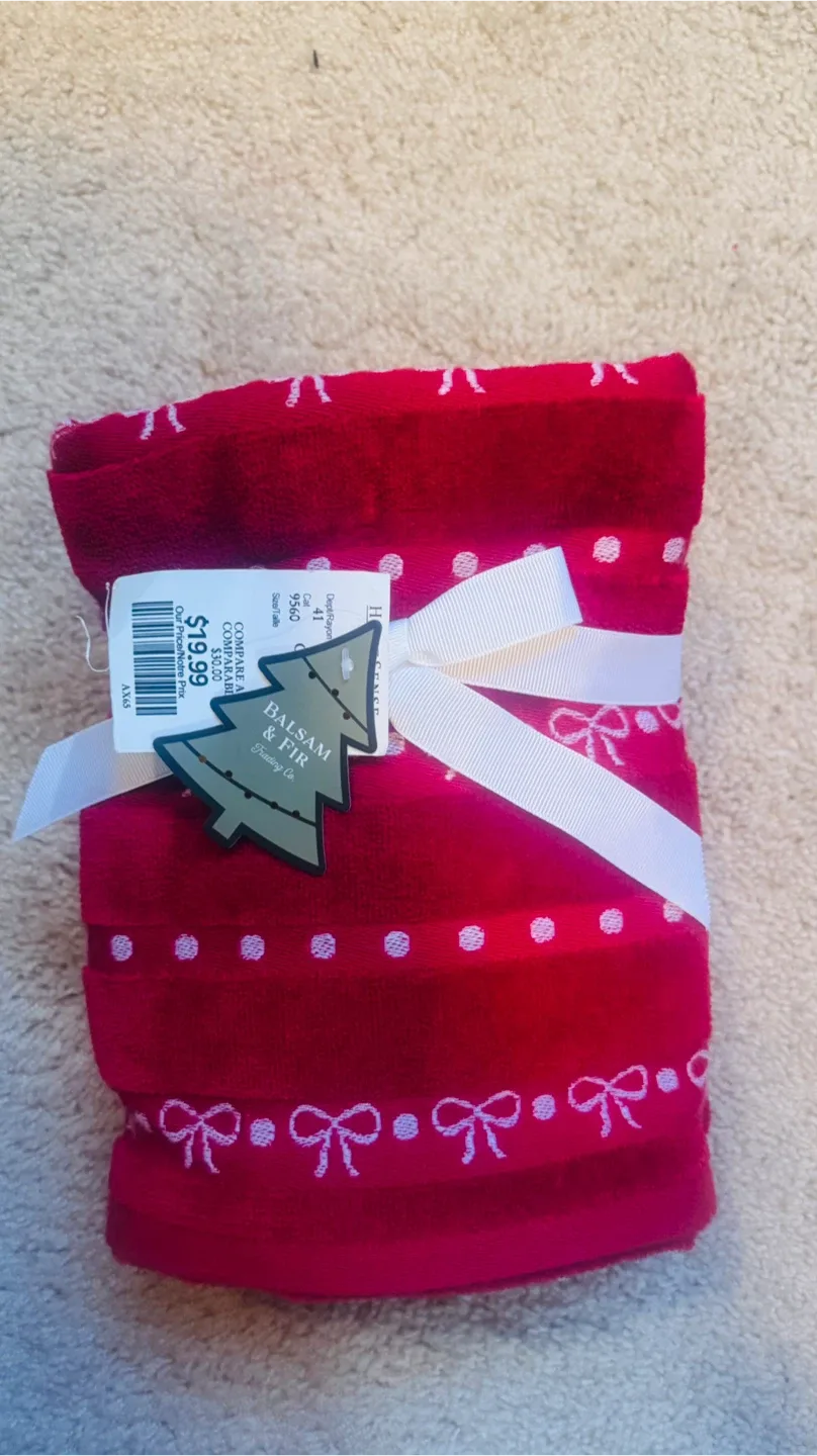 Balsam & Fir Red Holiday Hand Towels
