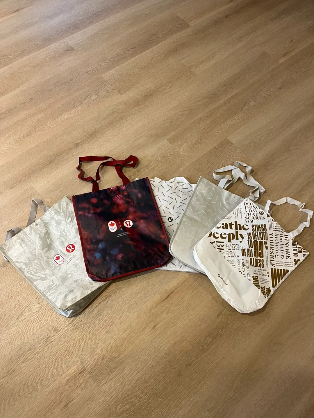 Lululemon Tote Bags (5) thumbnail
