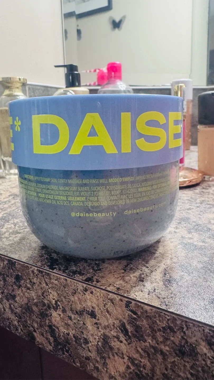 DAISE Beauty Scrub & Sephora Brush