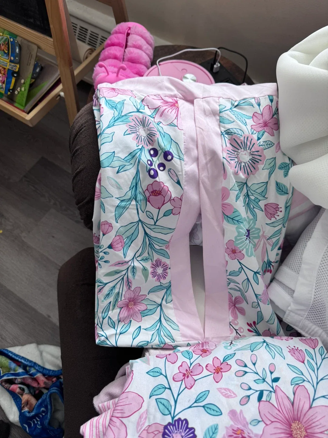 Baby Crib Bedding Set - Floral Giraffe Theme image indicator(3)