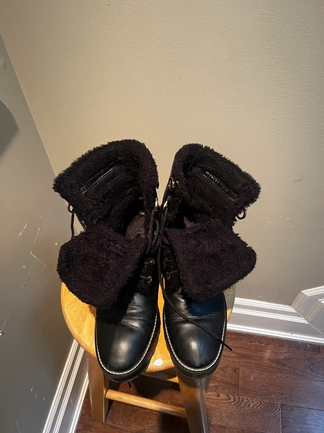 Stuart Weitzman Black Boots image indicator(2)