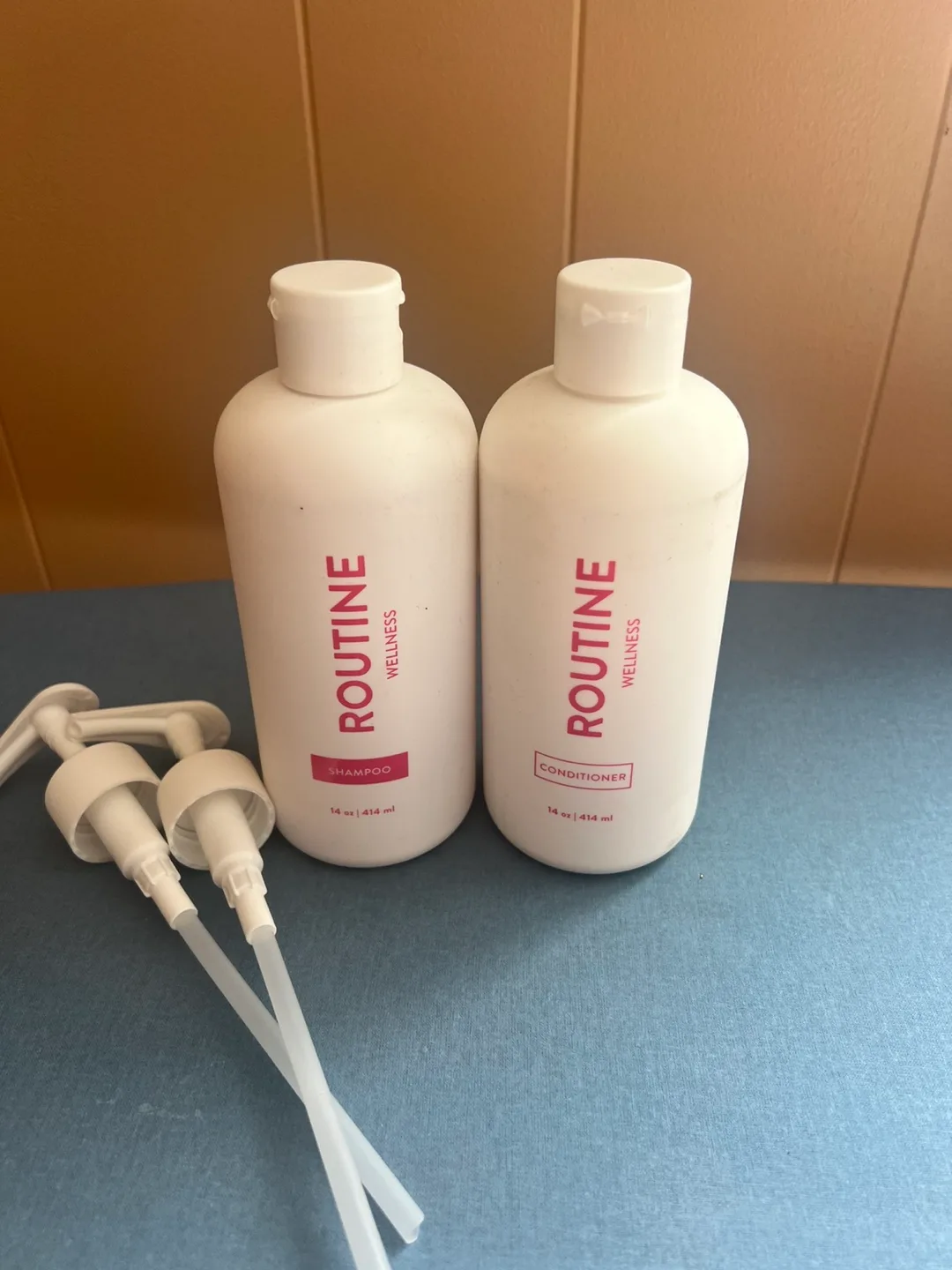 Routine Wellness Orchid & Apricot Shampoo & Conditioner Set image indicator(7)