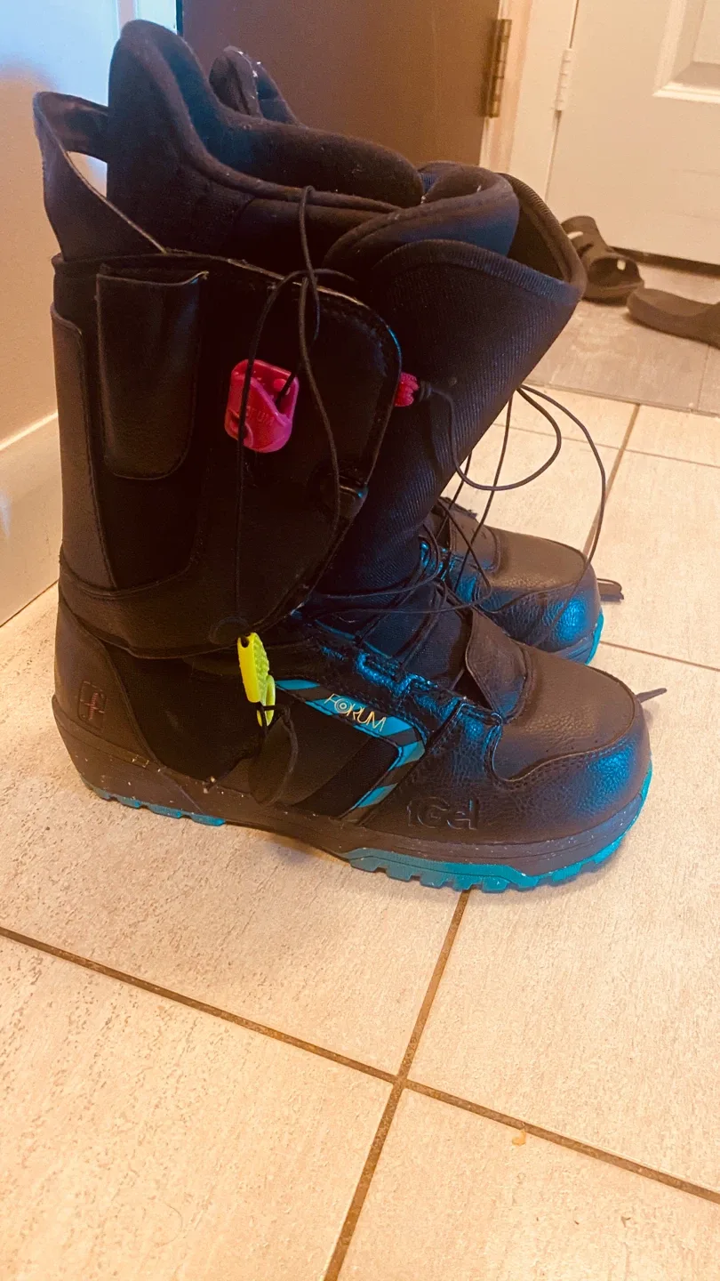 League Snowboard Boots - Size 9 USA