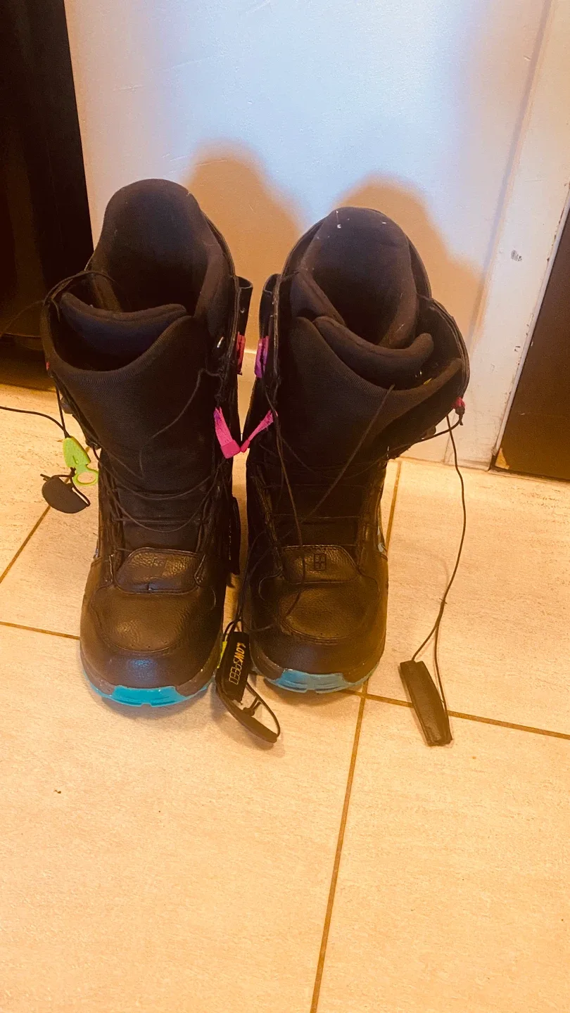 League Snowboard Boots - Size 9 USA image indicator(2)