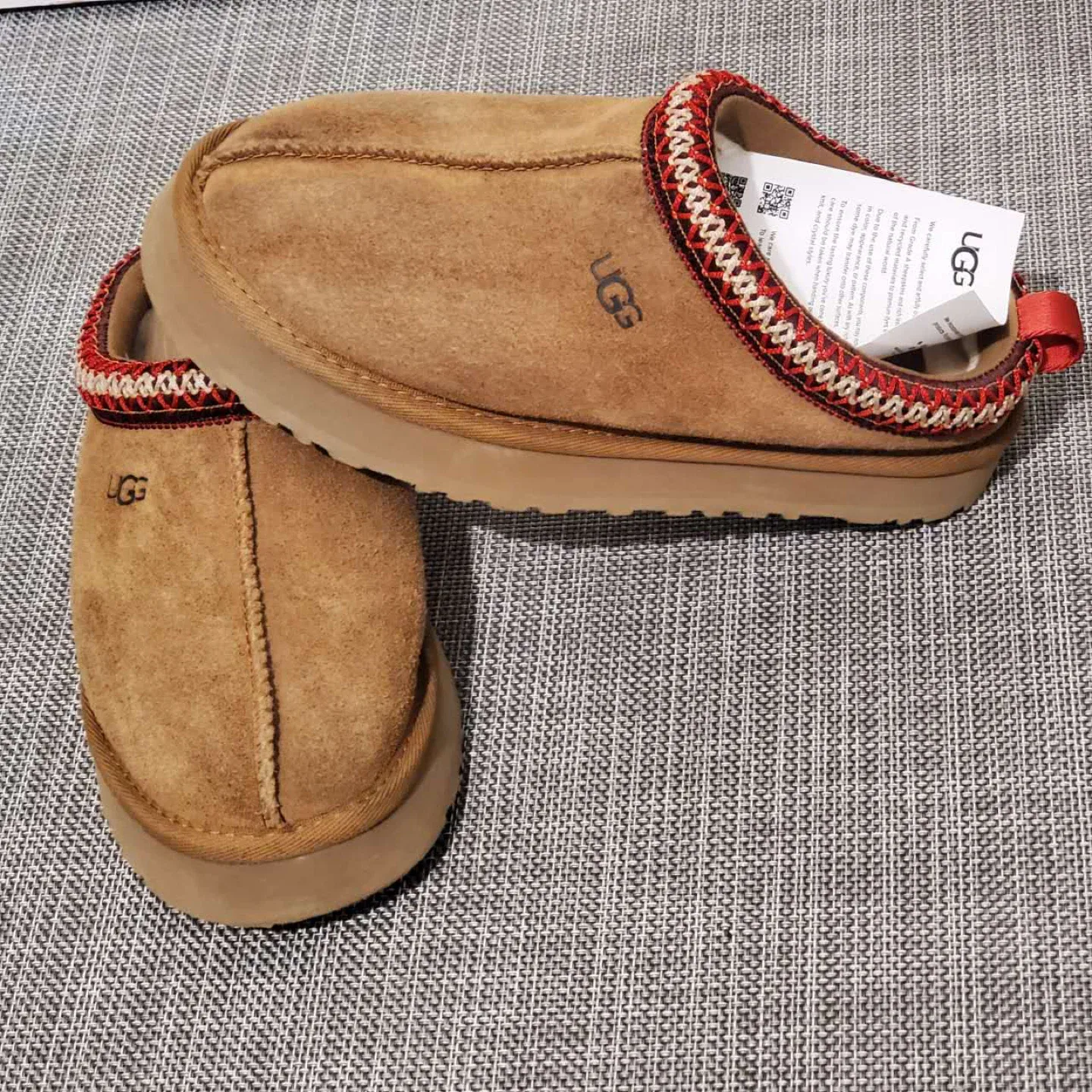 UGG Tasman Slipper Kids- Size 3 image indicator(2)
