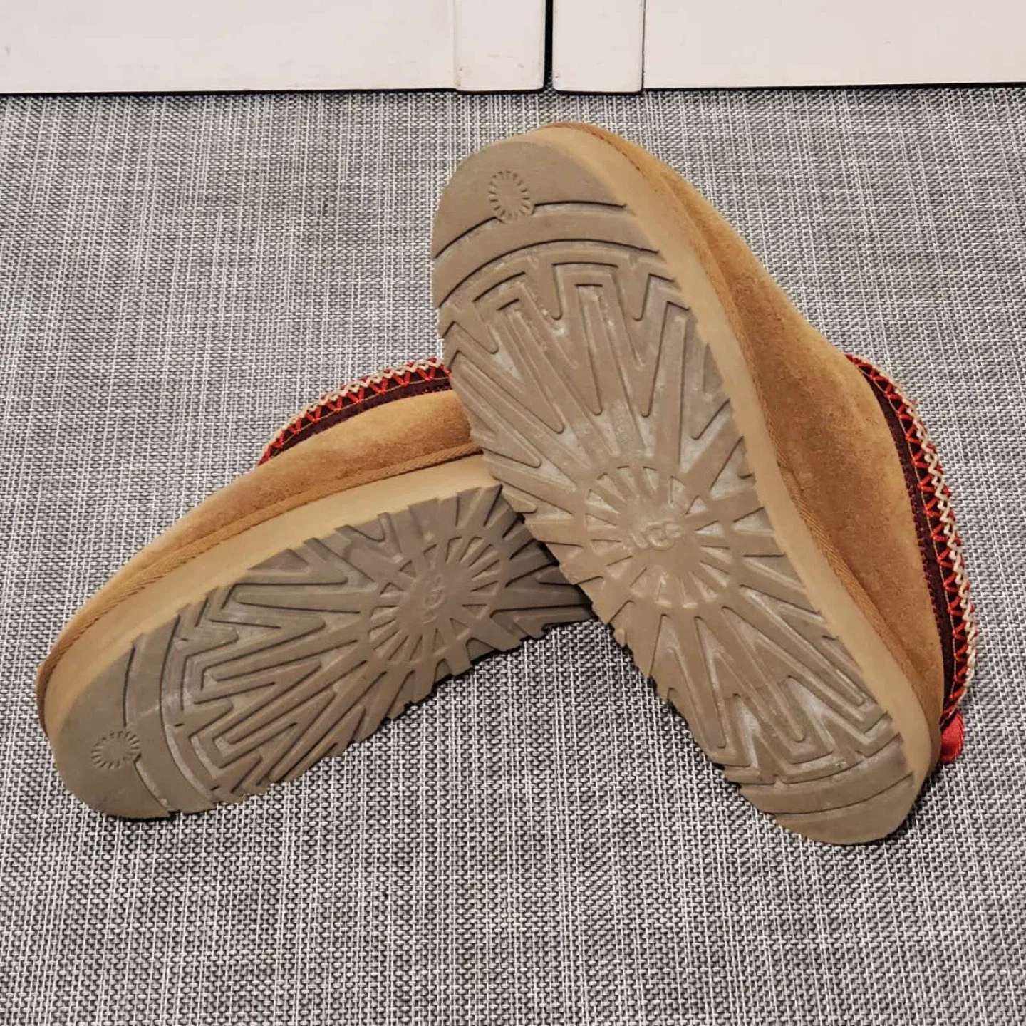 UGG Tasman Slipper Kids- Size 3 image indicator(3)