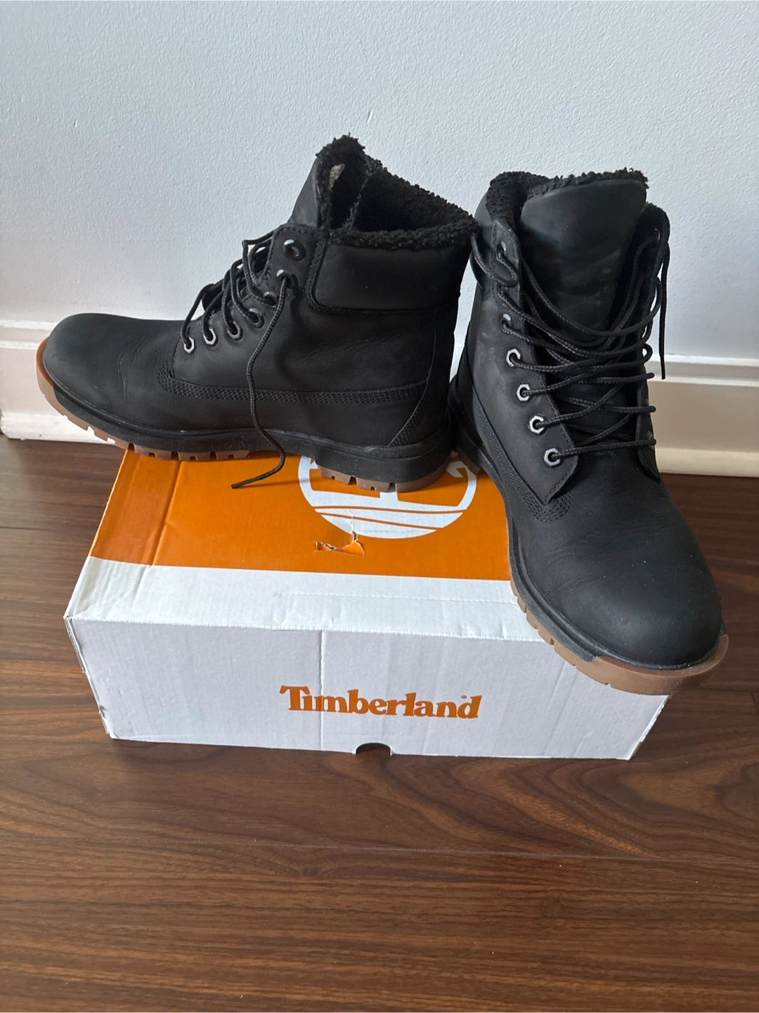 Timberland Black Boots - Size 7.5M - photo 2
