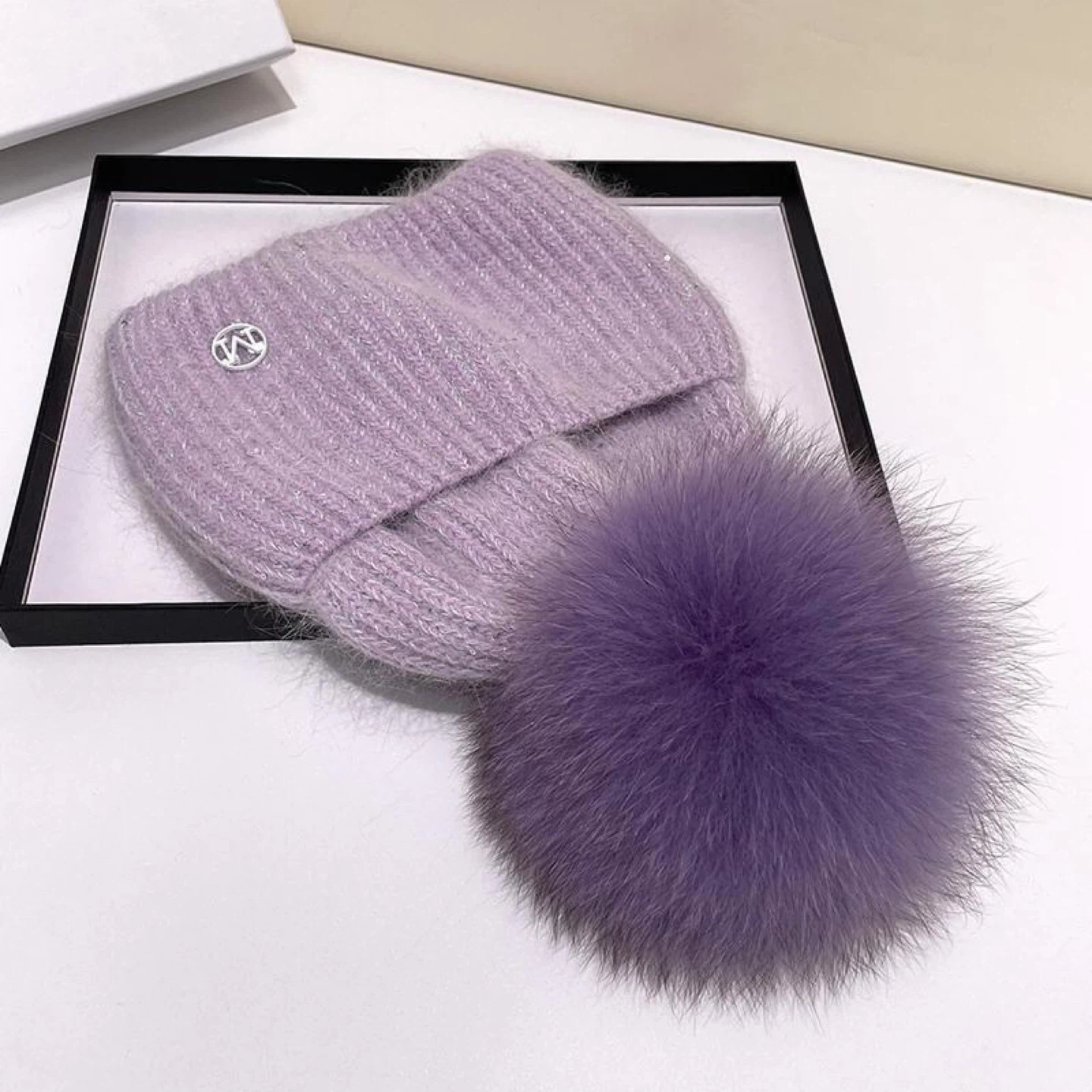M lilac beanie with pompom