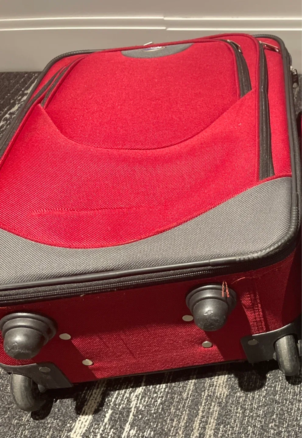 American Tourister Cabin Carry-On Luggage image indicator(2)