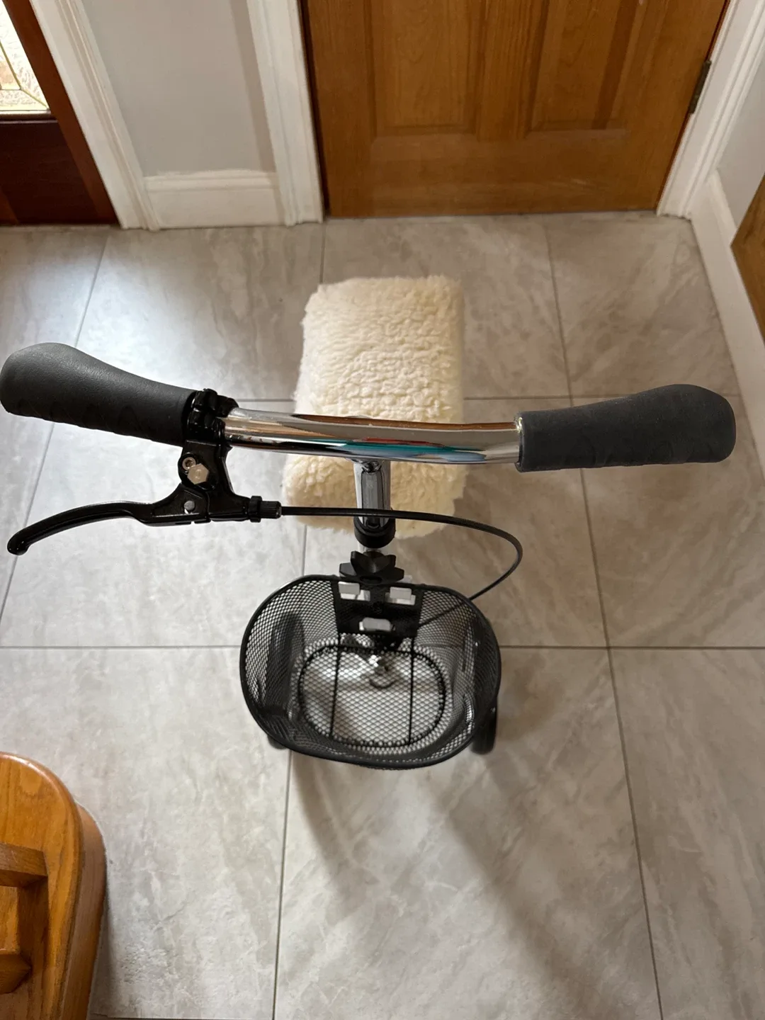 Knee Walker Scooter image indicator(2)