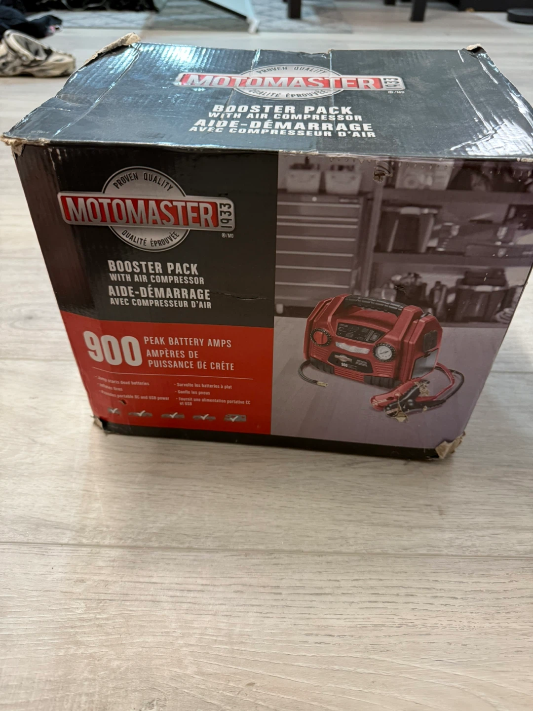 MotoMaster 900 Peak Battery Amps Booster Pack
