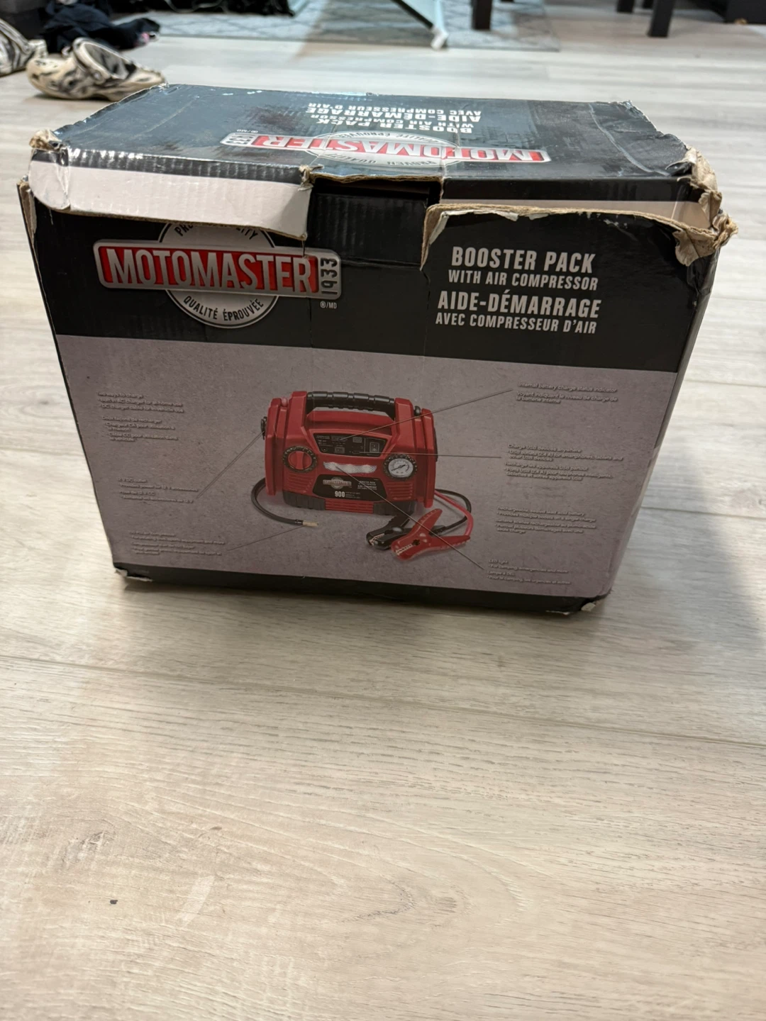 MotoMaster 900 Peak Battery Amps Booster Pack - photo 2