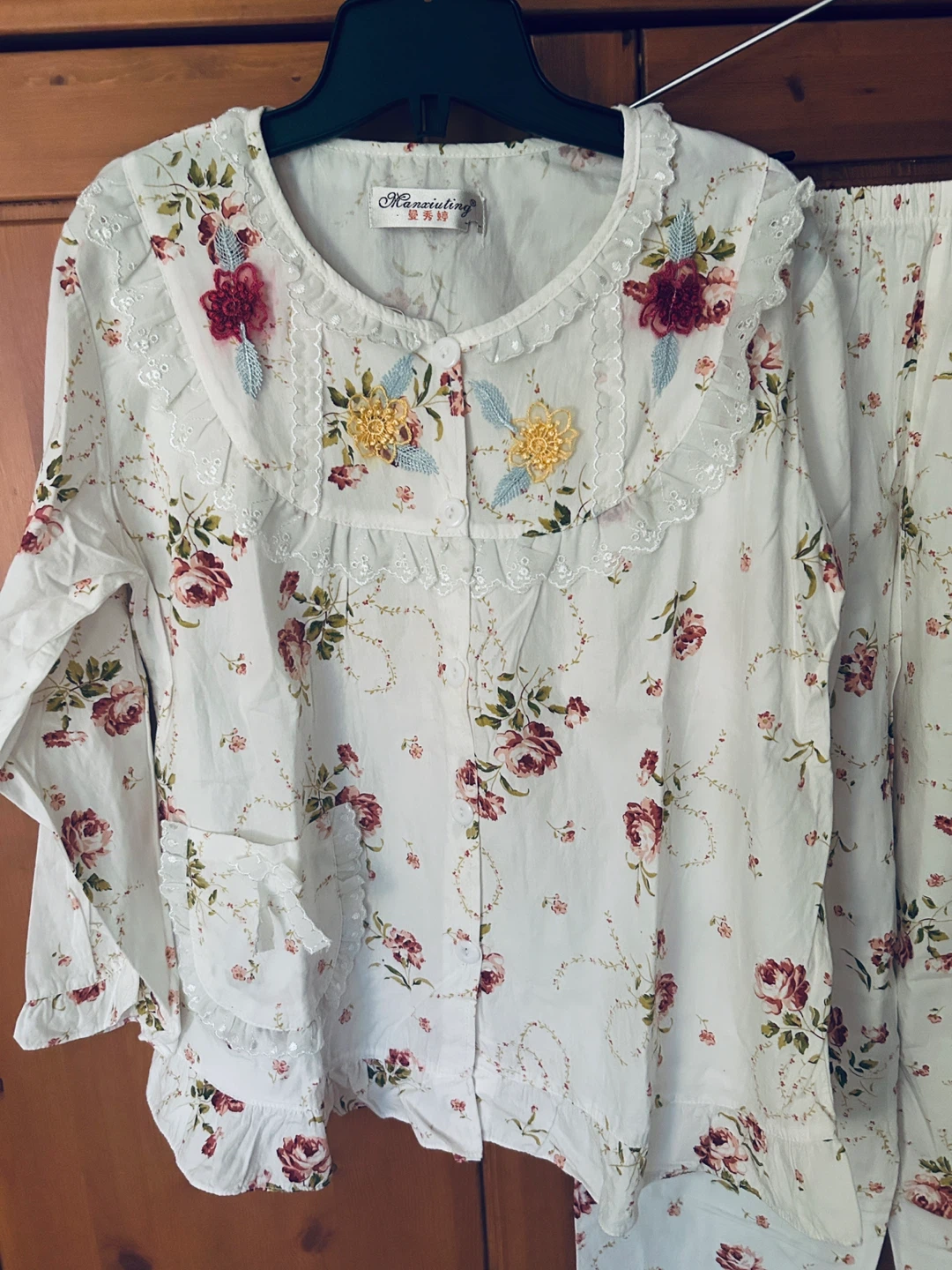 Brand new cotton Pajama Set with appliqués & lace - photo 2