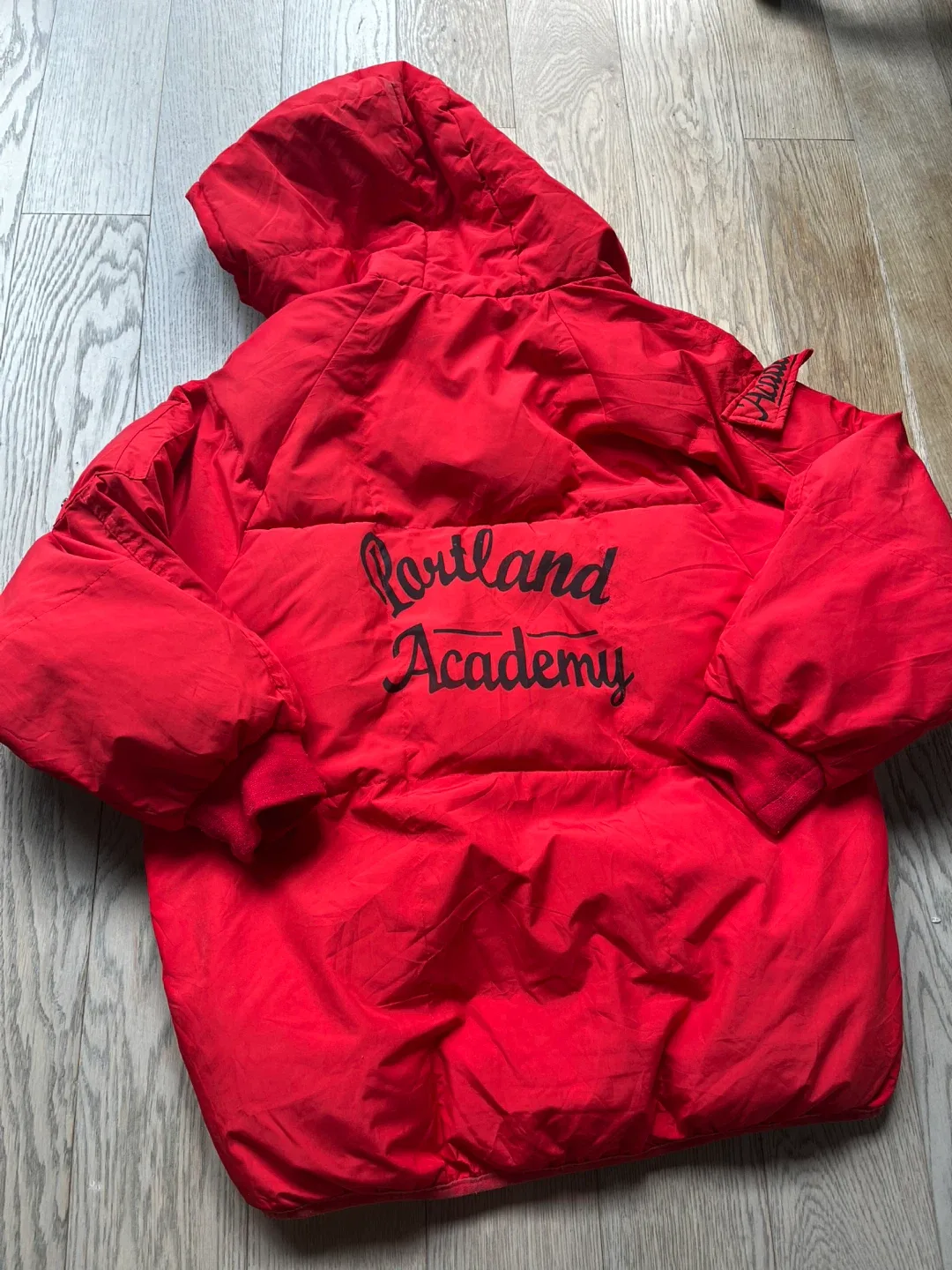 Red Puffer Jacket (M) image indicator(3)