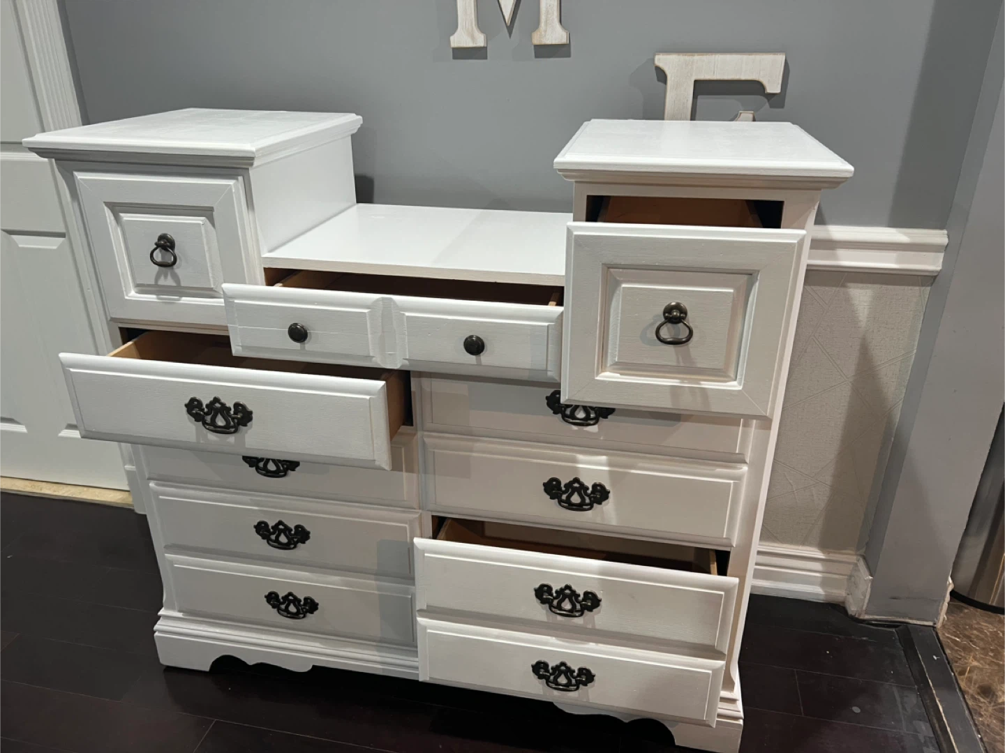 Vaughan Bassett White Dresser - photo 2